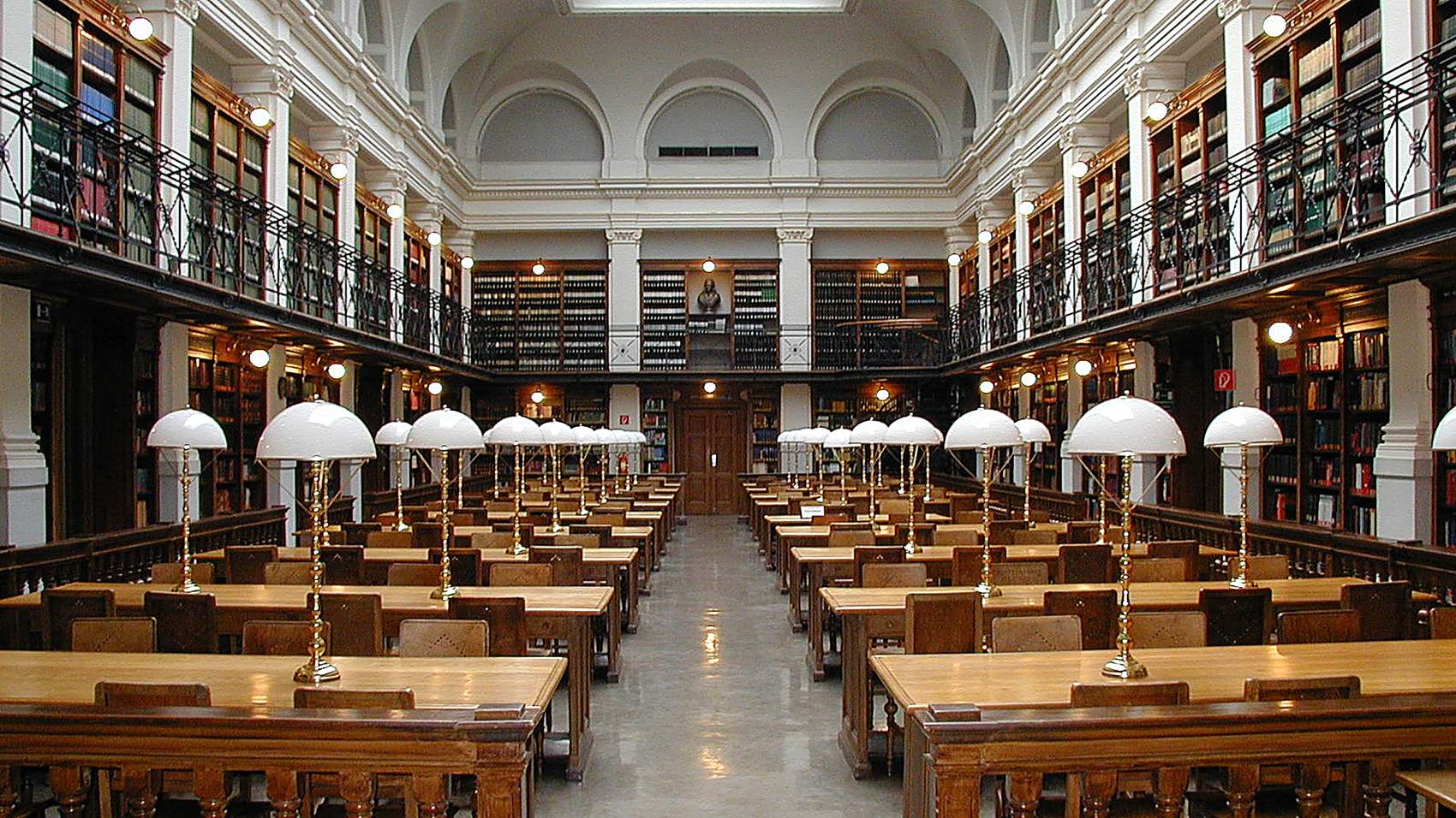The tradition of counsel — a classical law library